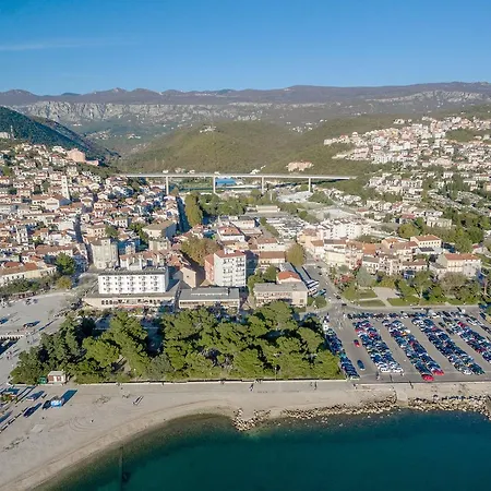 Vanesa 3 *